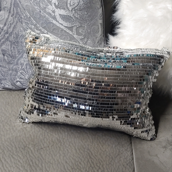 Cute Decor Pillow Set - Picture 4 of 9